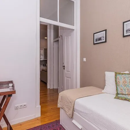 Alfama Comfy Premium Apartamento *